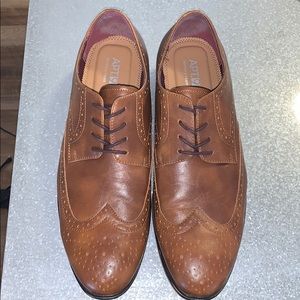 APT9 size 12 dress shoes